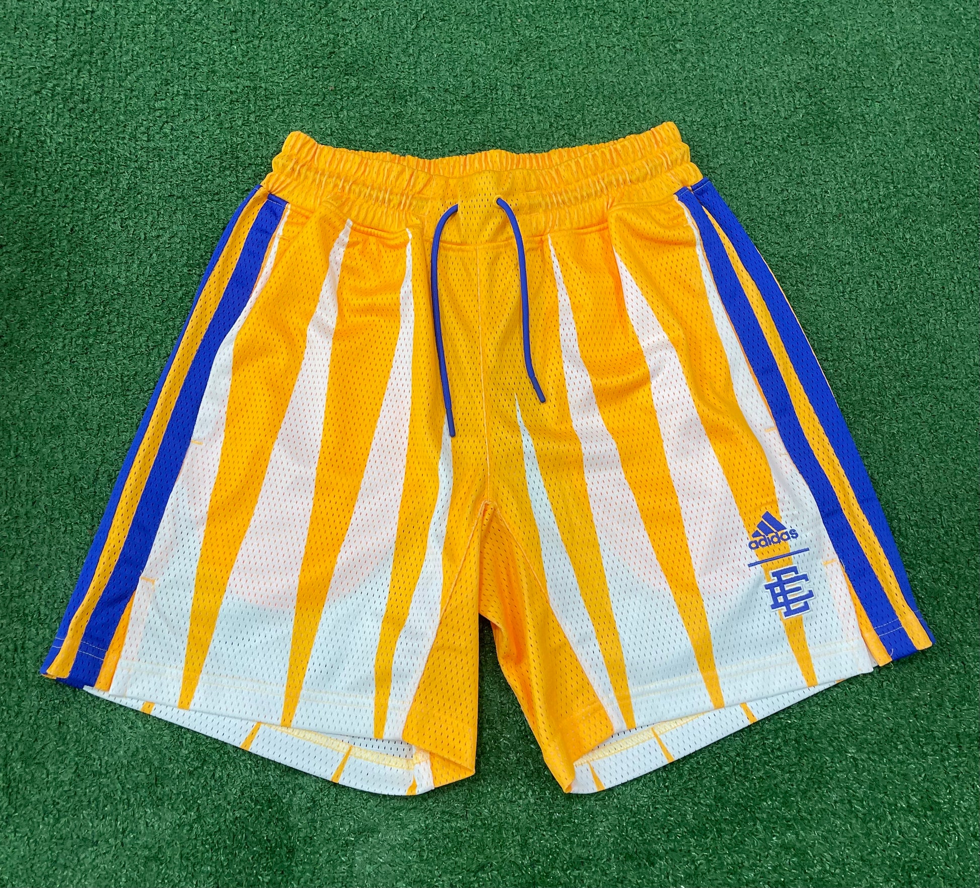 Adidas x Eric Emanuel Hoops Summer Essentials Shorts Gold, Shorts - Supra Sneakers