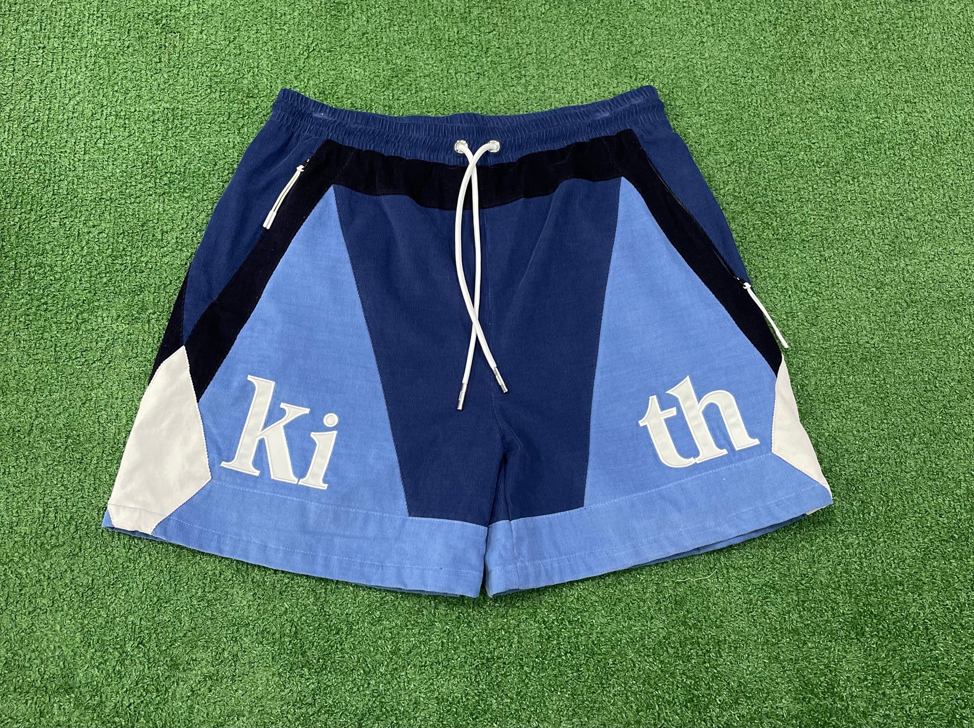 Kith Mixed Micro Cord Turbo Shorts Montage, Shorts - Supra Sneakers