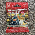 LEGO Minifigures Series 7 8831 Blind Bag — Sealed — photo 1 - Image 1
