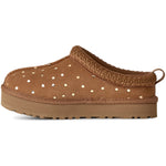 UGG Tazz Shiny Dots Slipper Chestnut (Big Kids) — three-quarter view - Image 3