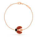 Bracciale Lucky Spring di Van Cleef & Arpels, coccinella con ali aperte, oro rosa 18K, corniolo, onice